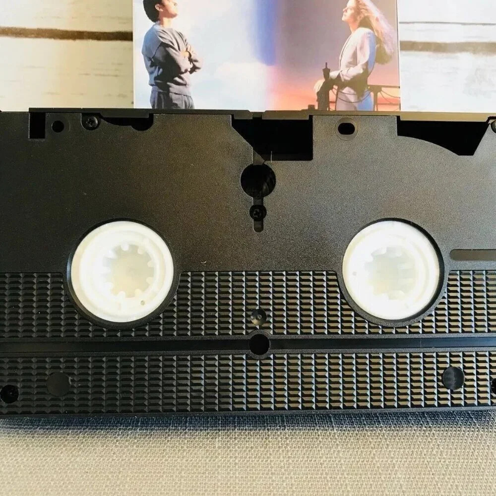 SLEEPLESS IN SEATTLE VHS Home Video Tape Starring Tom Hanks - Picture 5 of 5